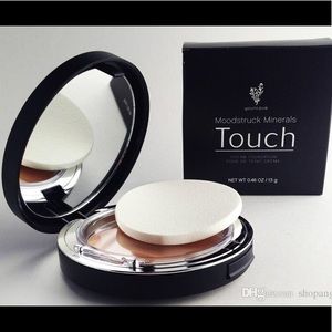 Younique pressed powder